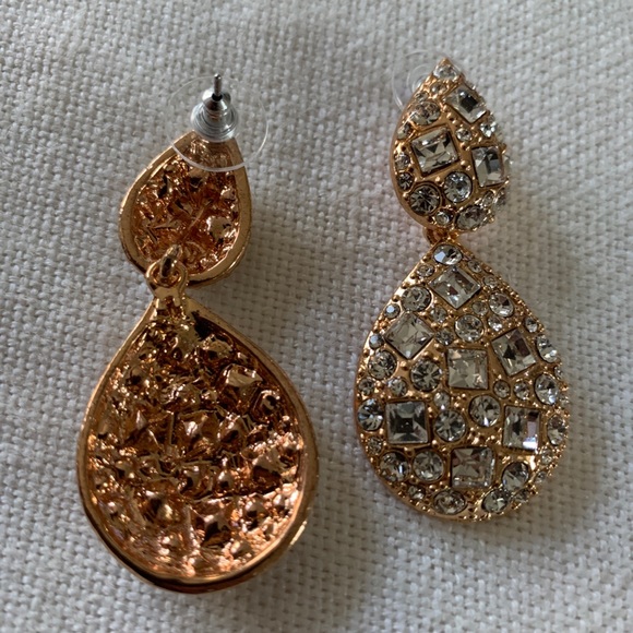 THEIA Teardrop Earrings Crystal Rose Gold - Picture 3 of 4
